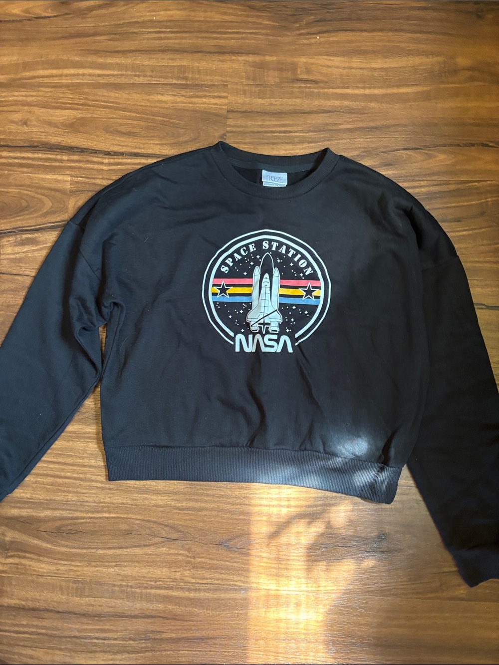 NASA Black Space Station Graphic Sweatshirt - Crewneck girls Sweater
